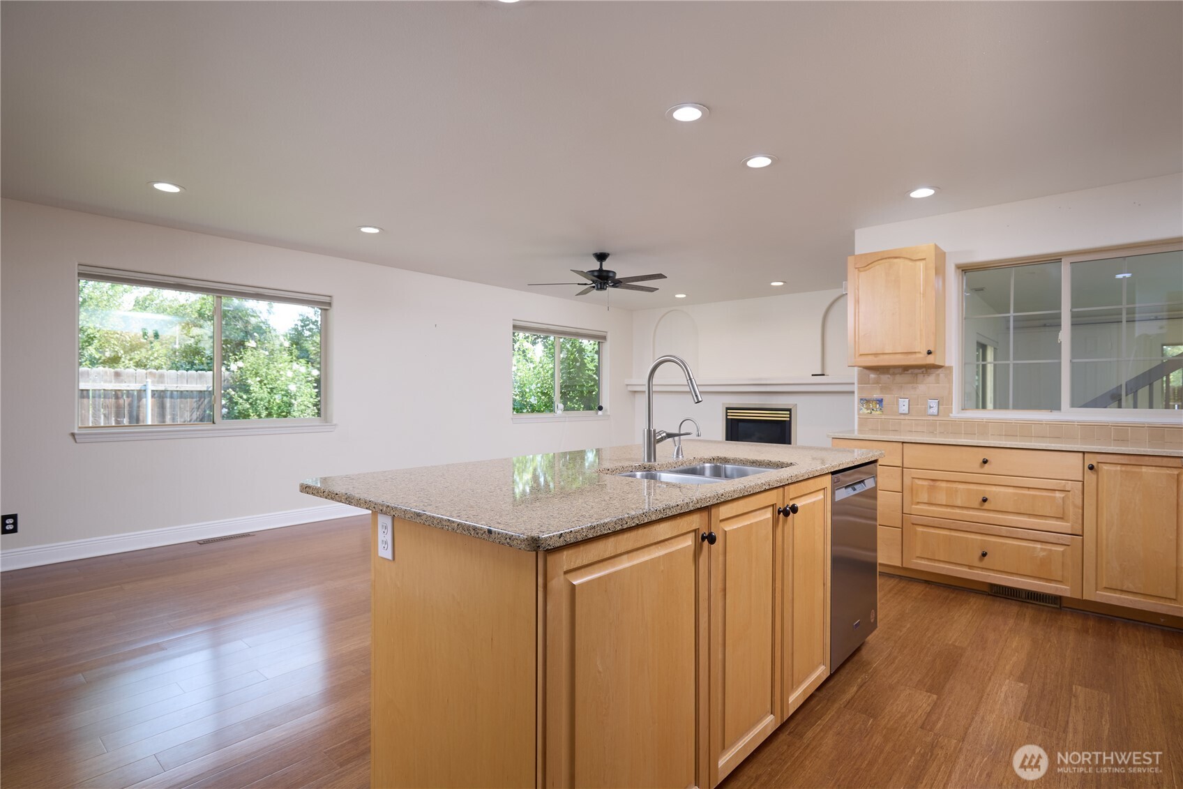 860 Fern Court Property Photo 11