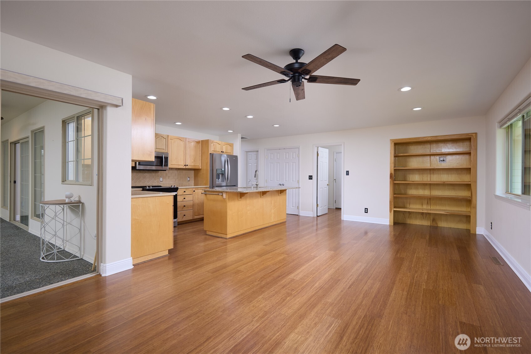 860 Fern Court Property Photo 18