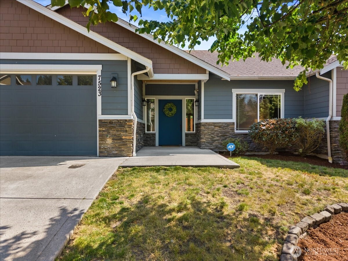 7523 Broadway Property Photo 5
