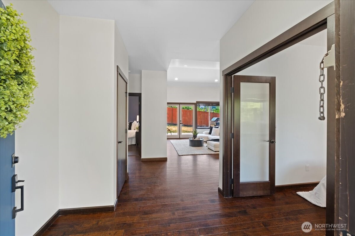 7523 Broadway Property Photo 7