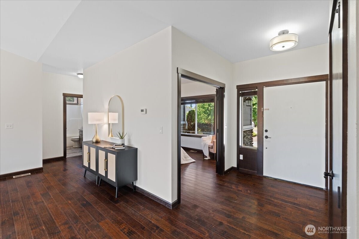 7523 Broadway Property Photo 11