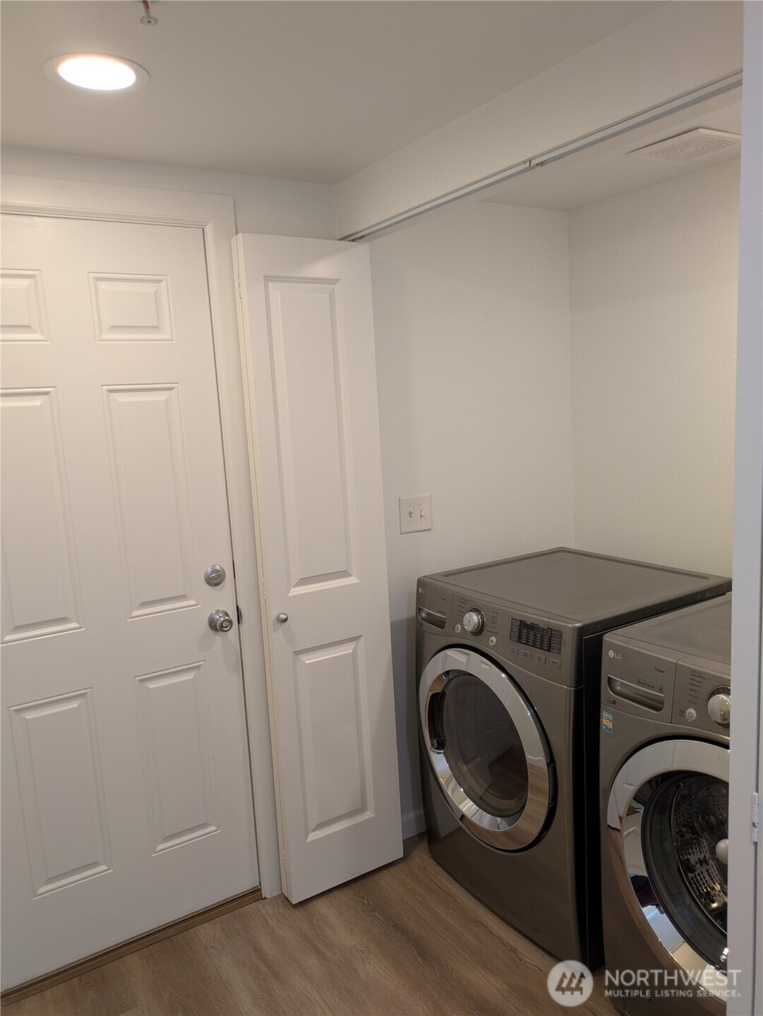1221 65th Street 103 Property Photo 9