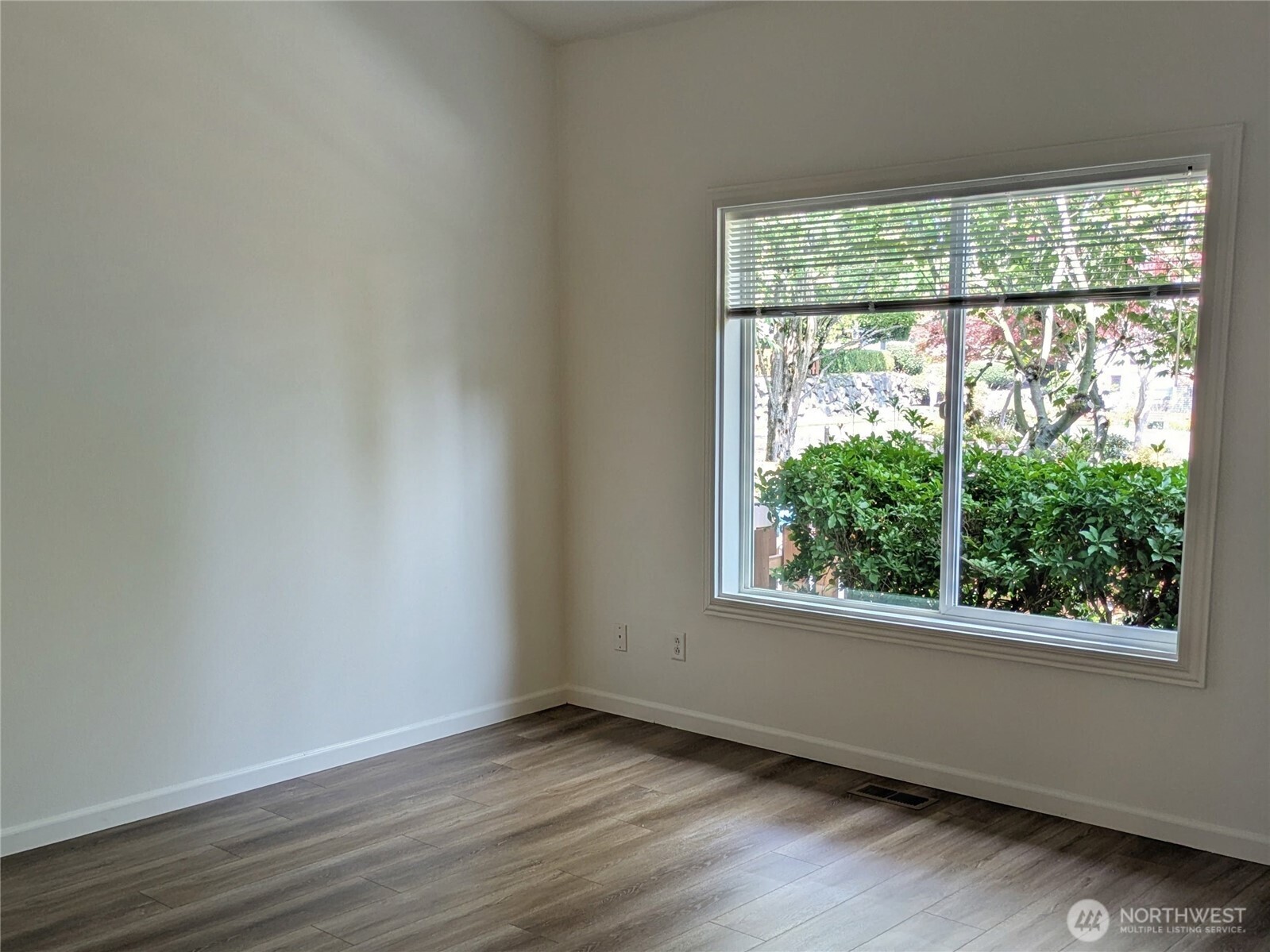 1221 65th Street 103 Property Photo 10