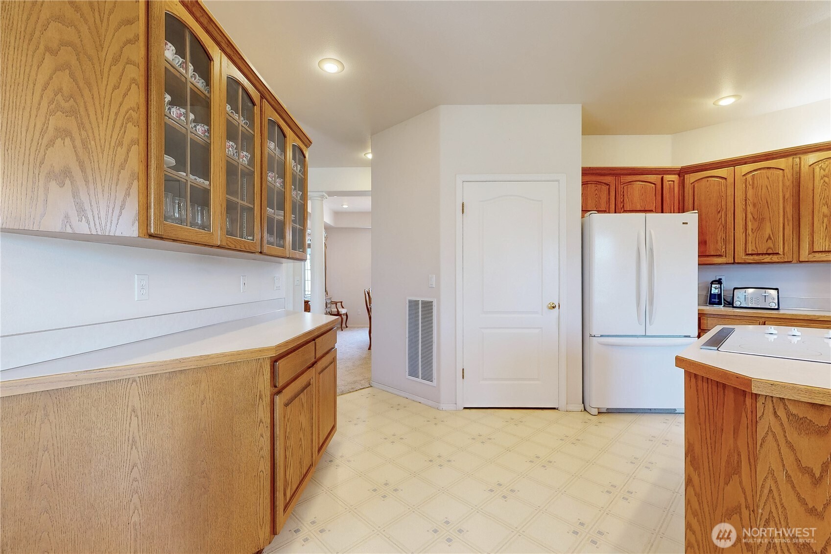 1916 Se Clover Court Property Photo 6