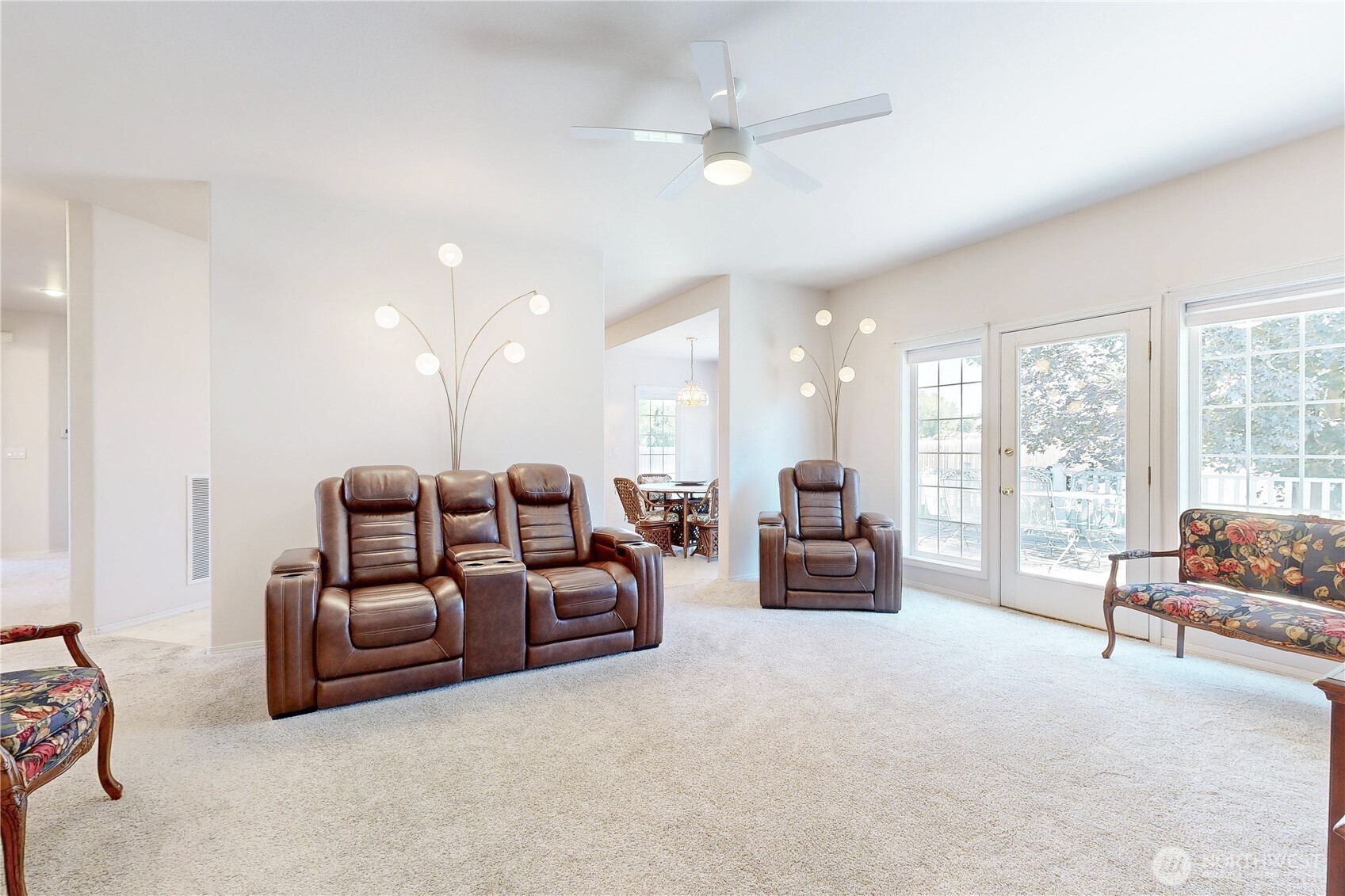 1916 Se Clover Court Property Photo 19