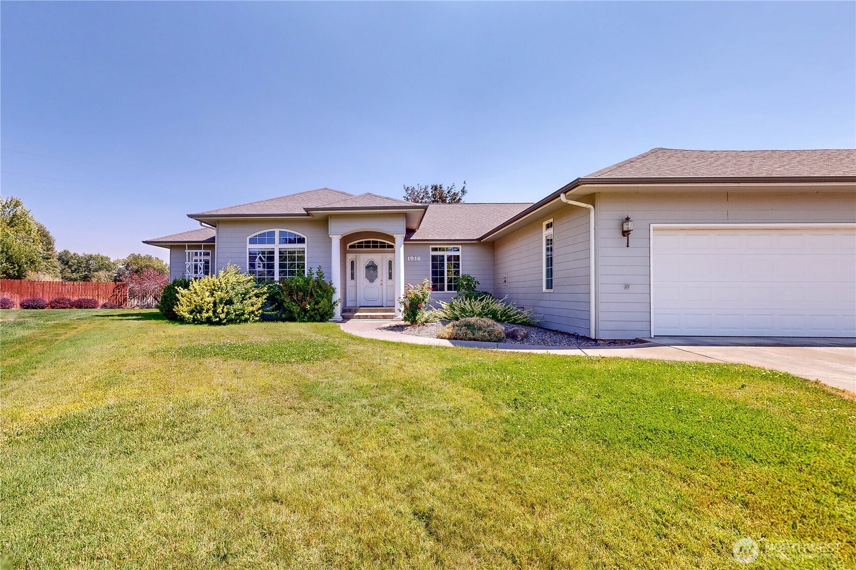 1916 Se Clover Court Property Photo 34