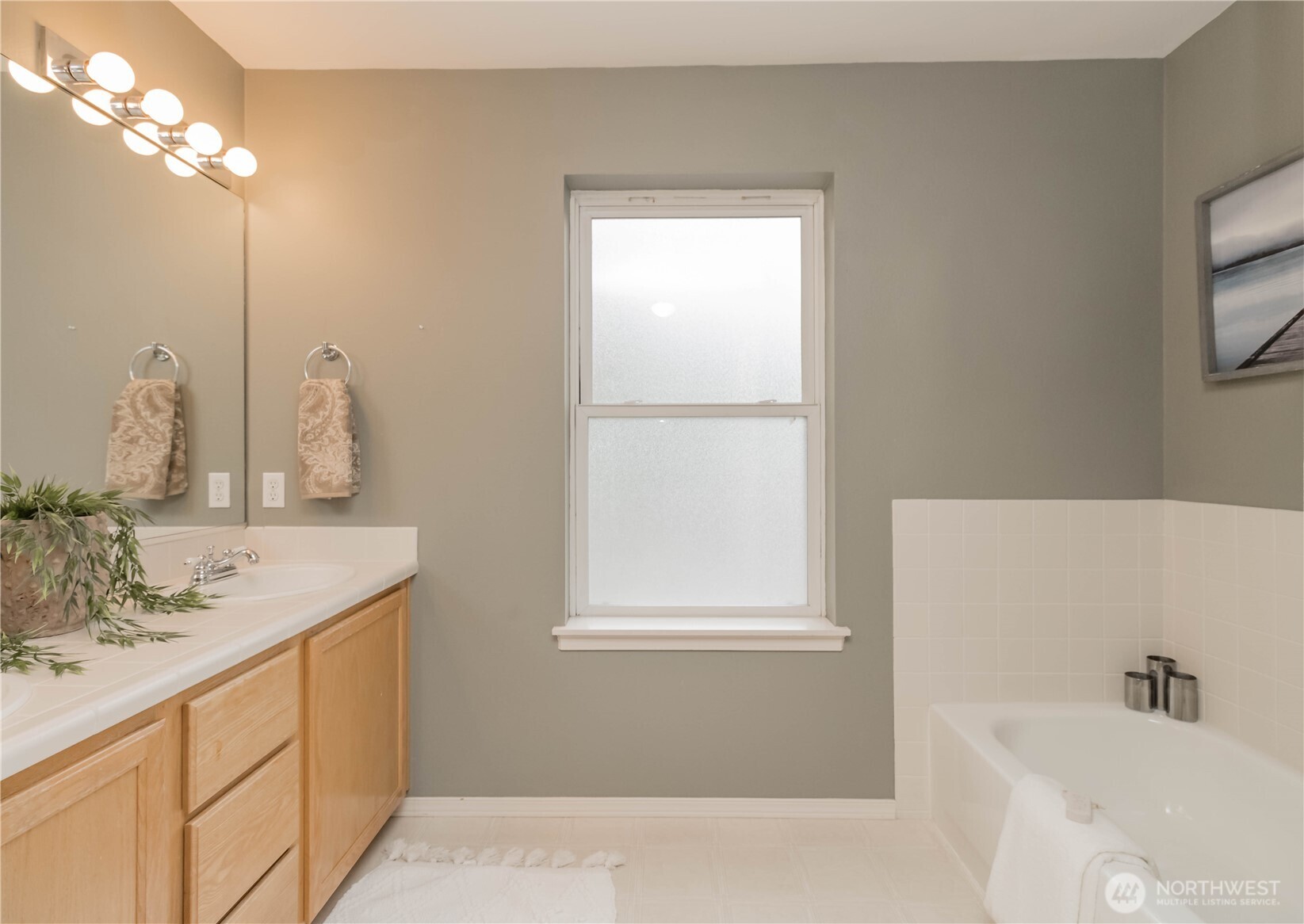 2311 Milton Way E Property Photo 11
