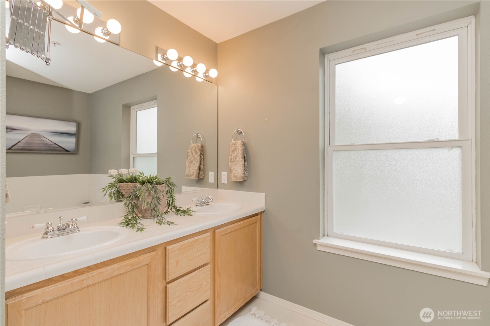 2311 Milton Way E Property Photo 12