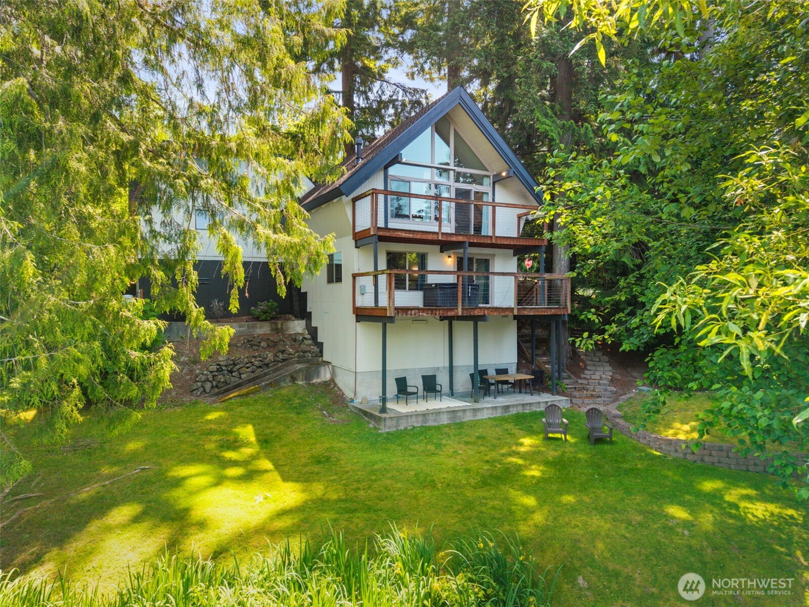 12995 Lake Shore Drive Property Photo 4