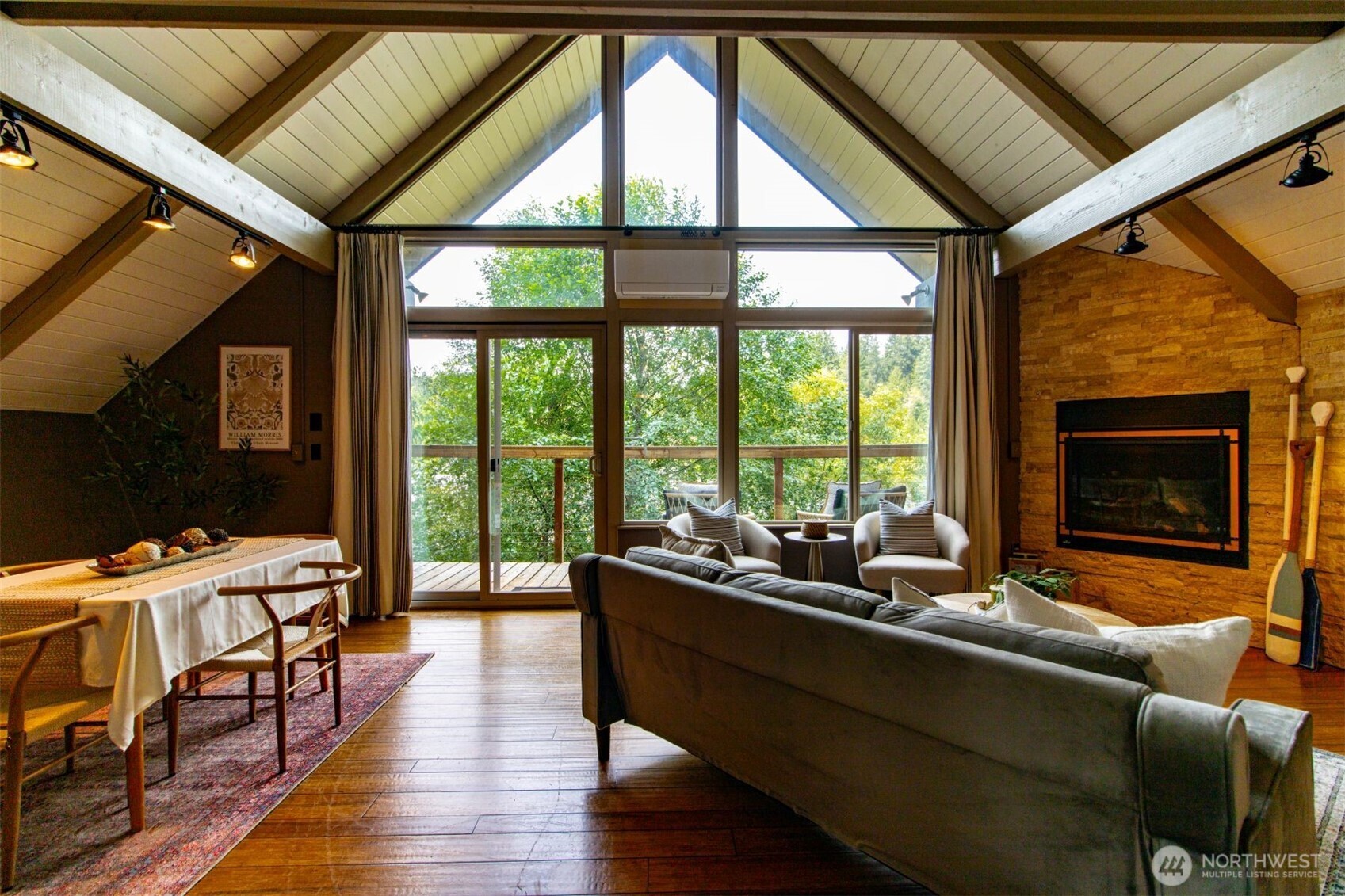 12995 Lake Shore Drive Property Photo 8