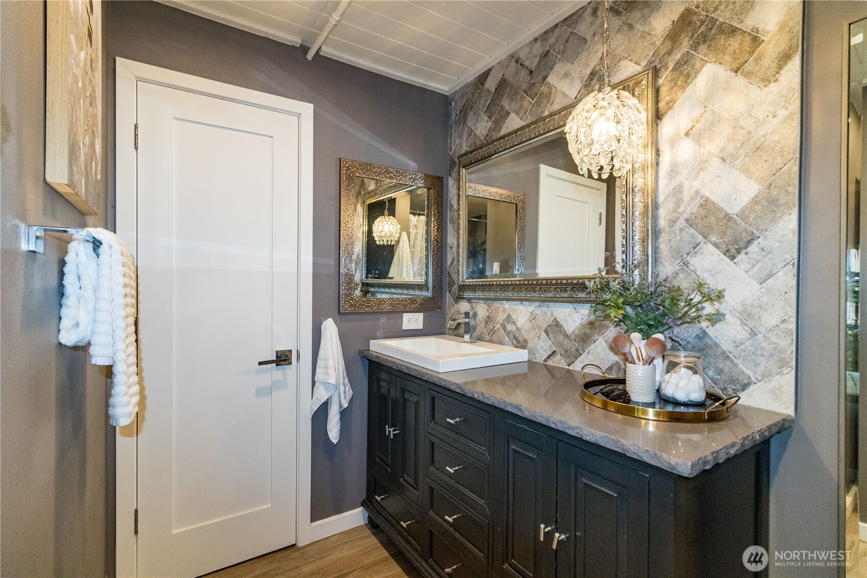 12995 Lake Shore Drive Property Photo 19