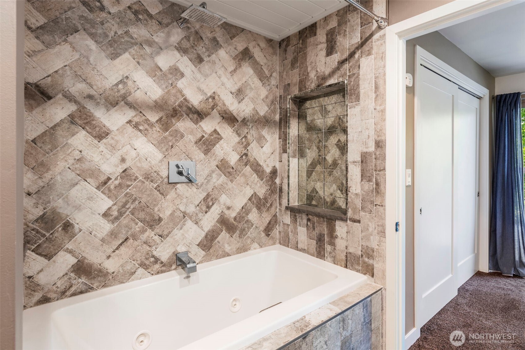 12995 Lake Shore Drive Property Photo 21