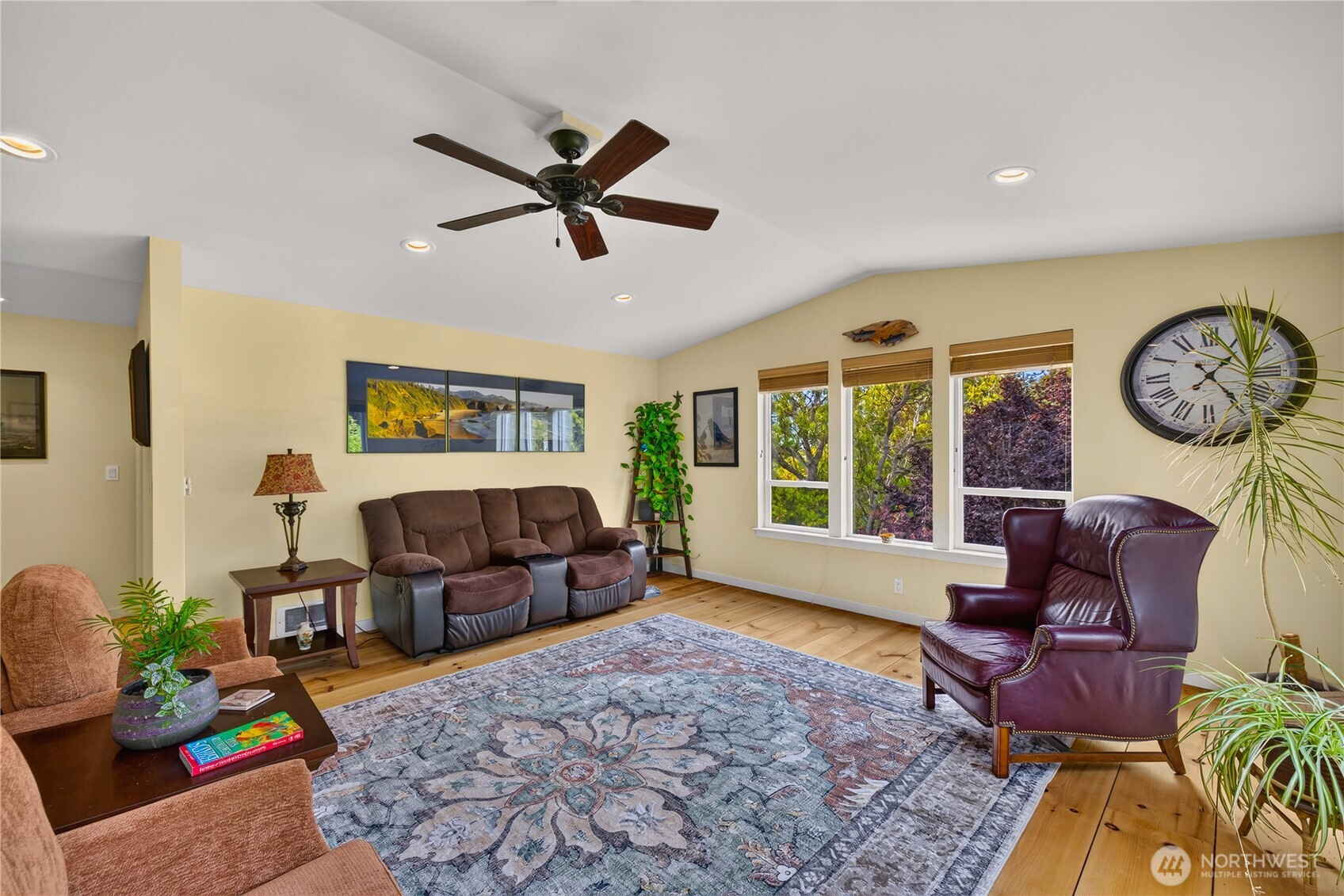 776 Shelter Bay Drive Property Photo 7