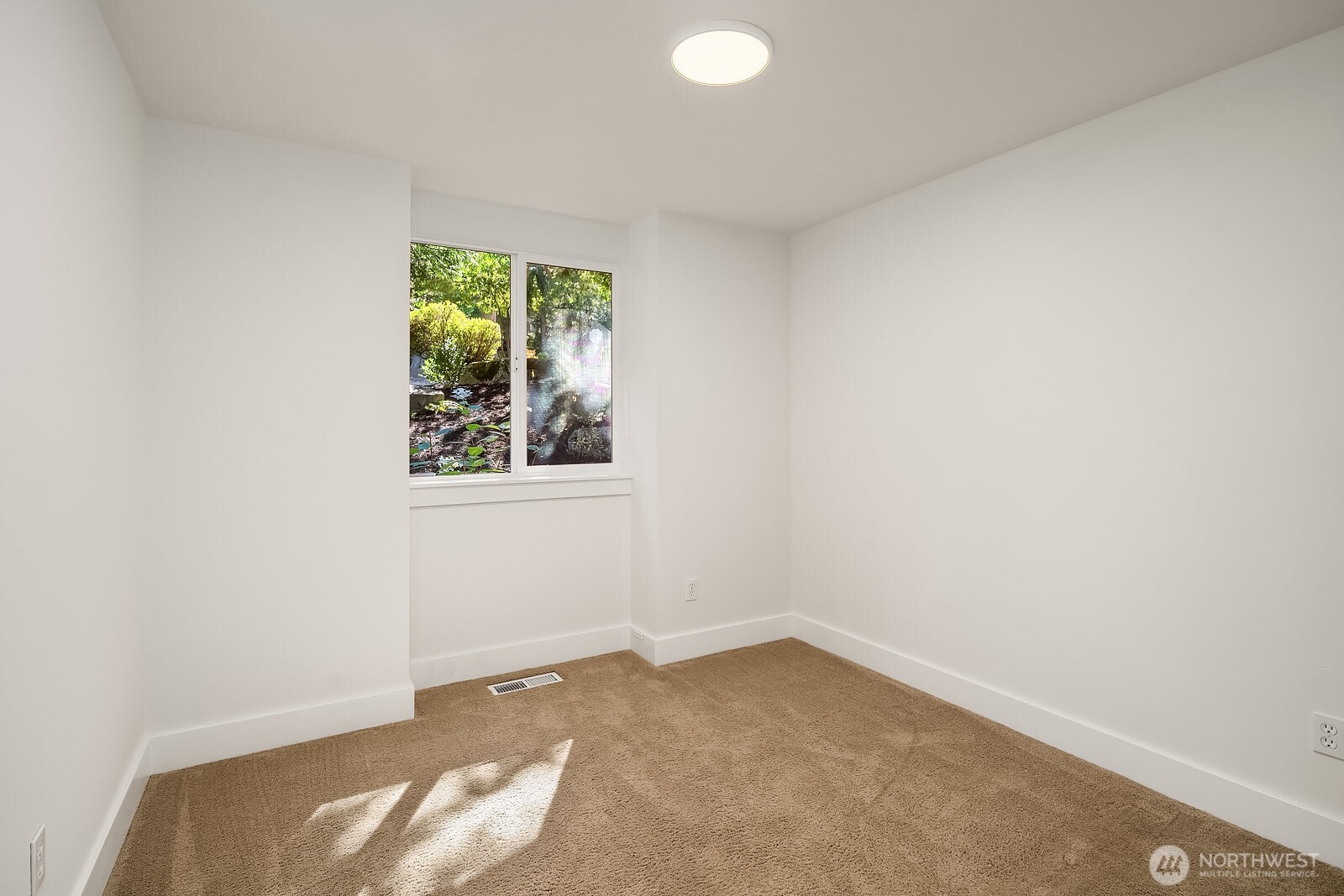 22706 Ne 12th Place Property Photo 18