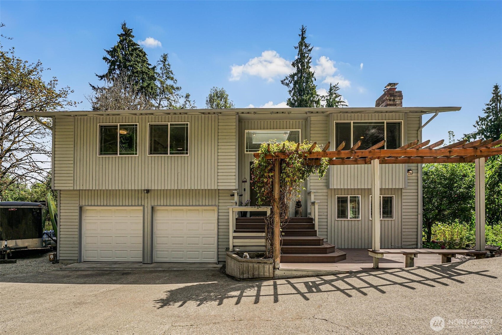 317 68th Avenue Property Photo 1