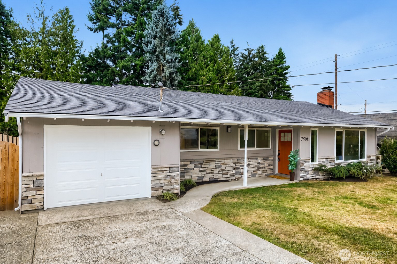 7508 Rainier Drive Property Photo 2