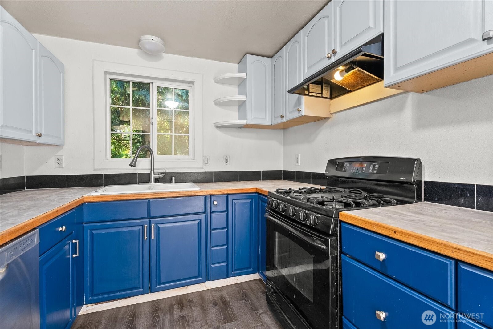 18711 82nd Avenue Property Photo 8