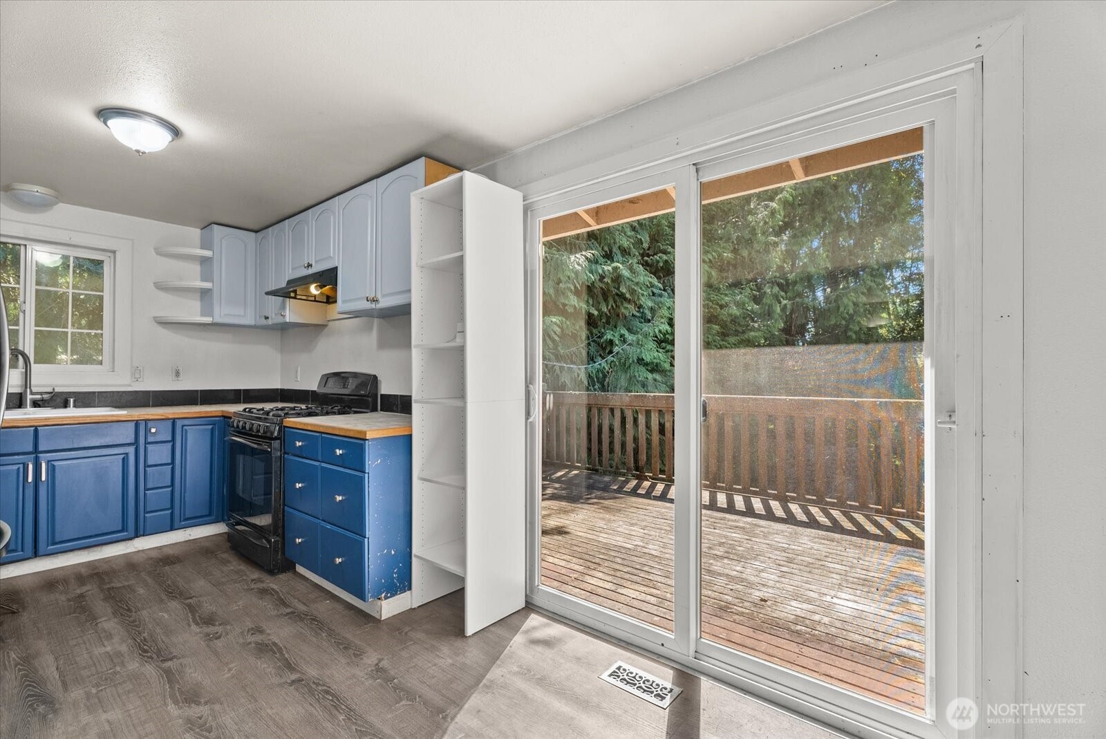 18711 82nd Avenue Property Photo 9
