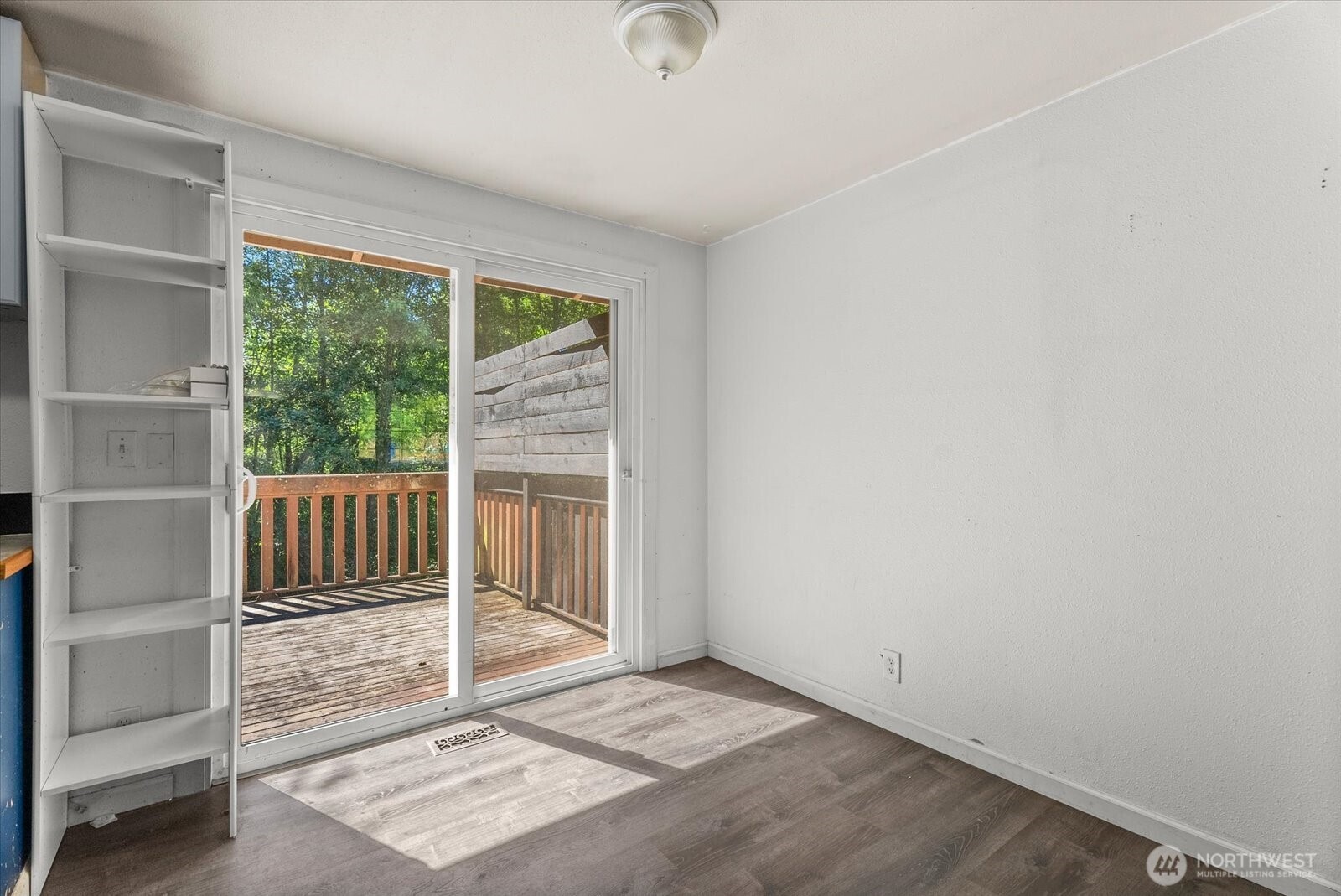 18711 82nd Avenue Property Photo 10