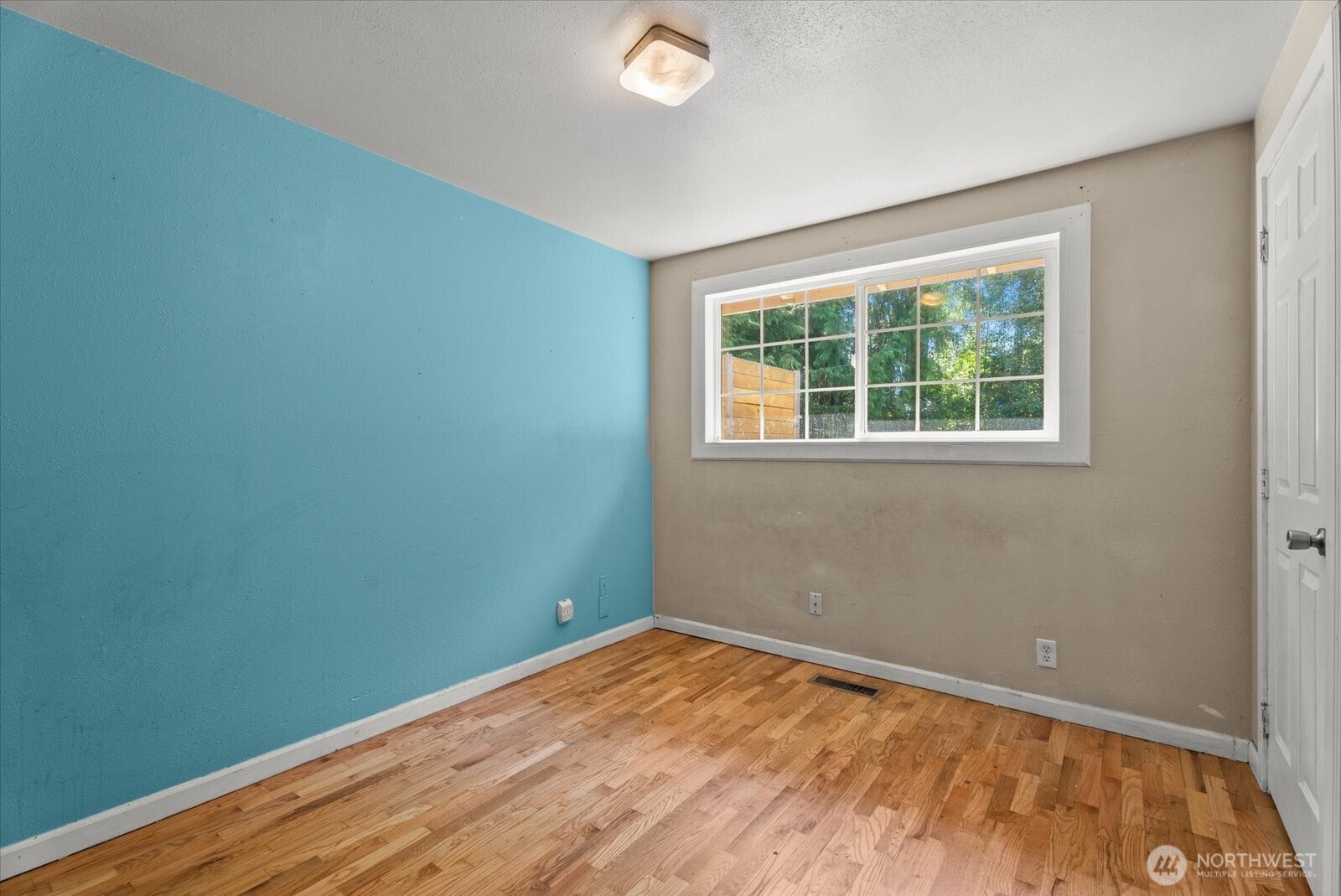 18711 82nd Avenue Property Photo 14