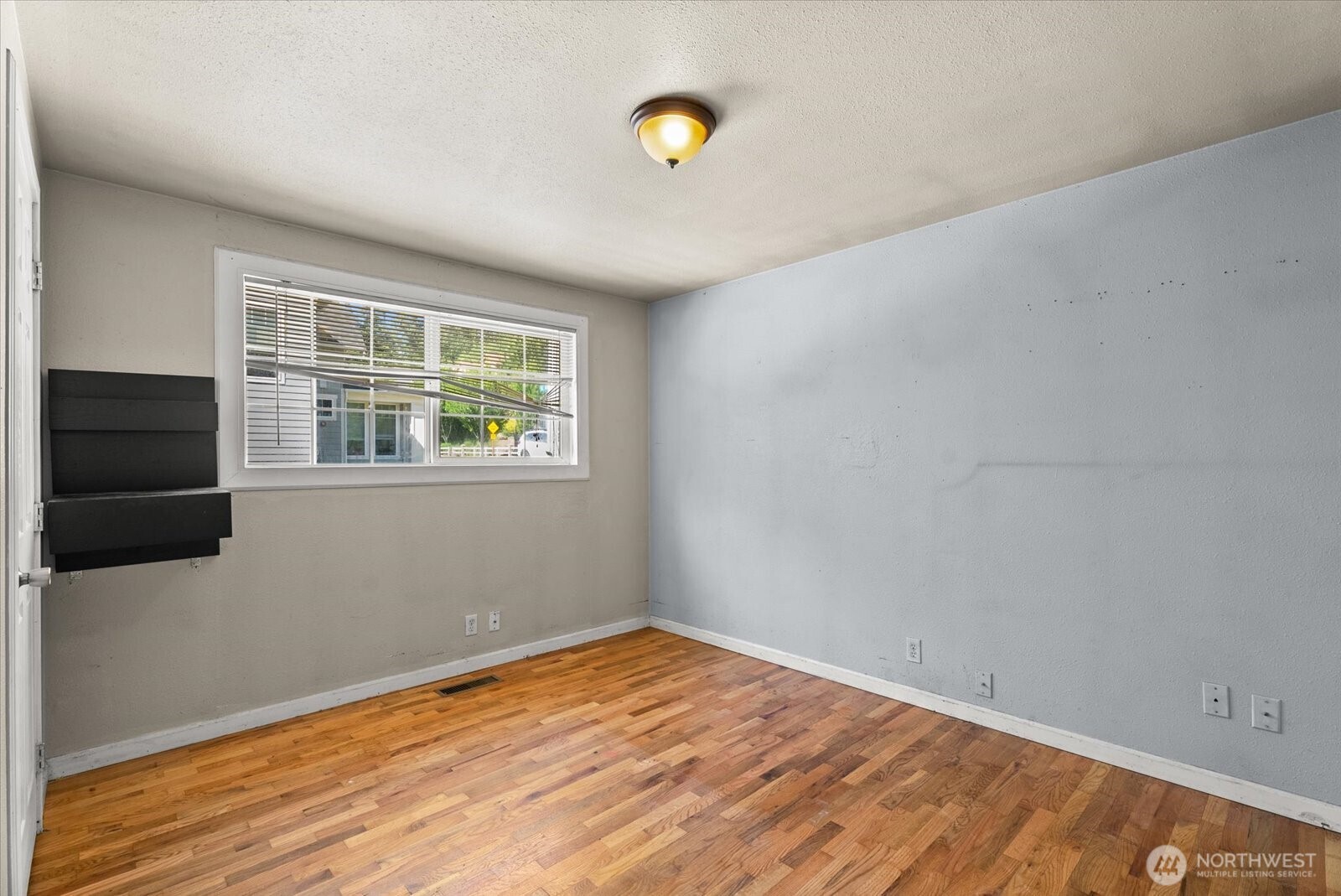 18711 82nd Avenue Property Photo 16