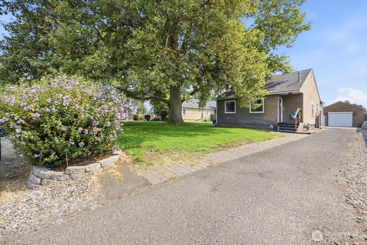 2421 Plaza Way Property Photo 1