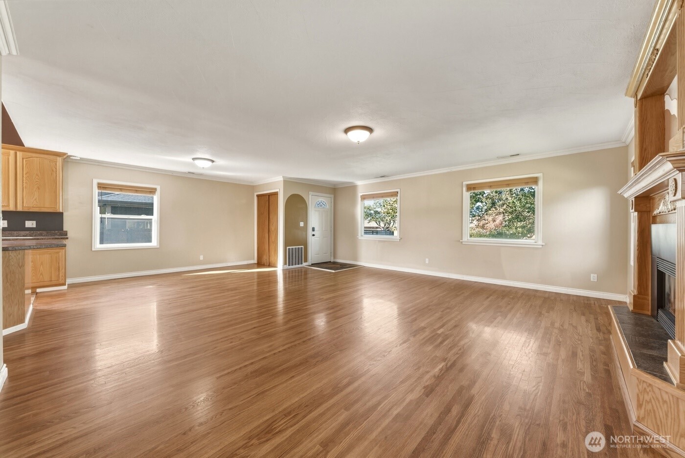 2421 Plaza Way Property Photo 4