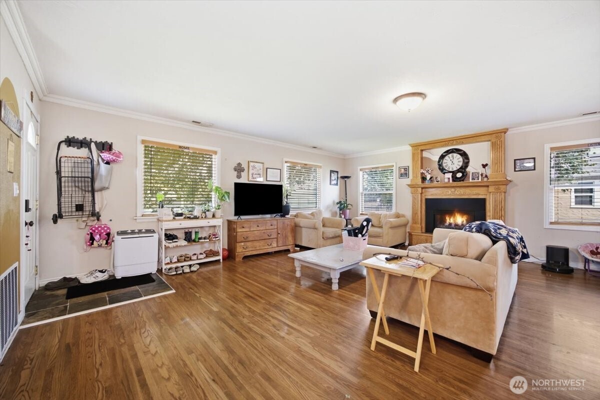 2421 Plaza Way Property Photo 5