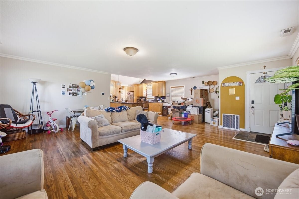 2421 Plaza Way Property Photo 6