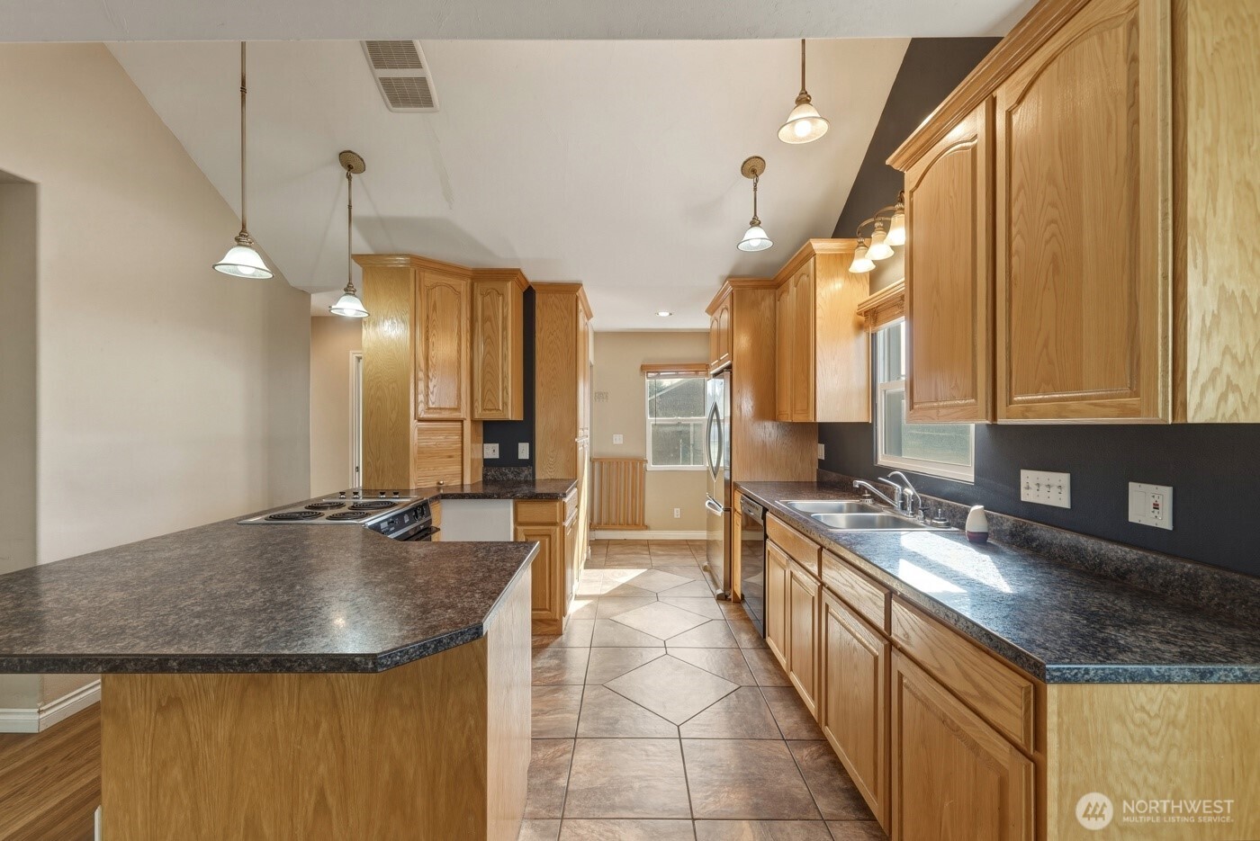 2421 Plaza Way Property Photo 7