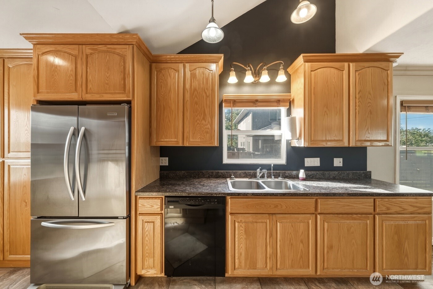 2421 Plaza Way Property Photo 8