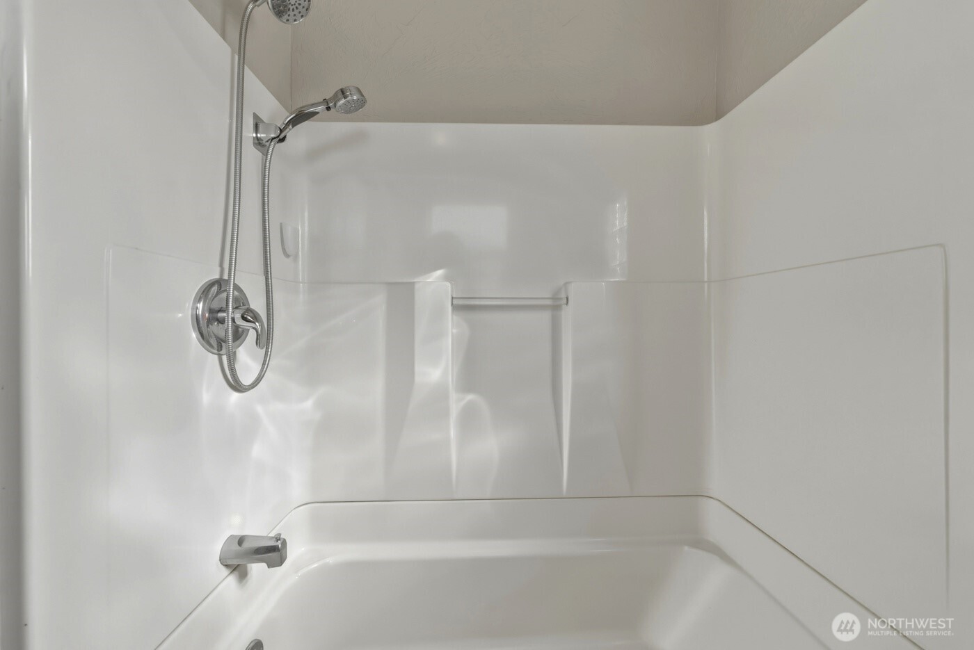 2421 Plaza Way Property Photo 16