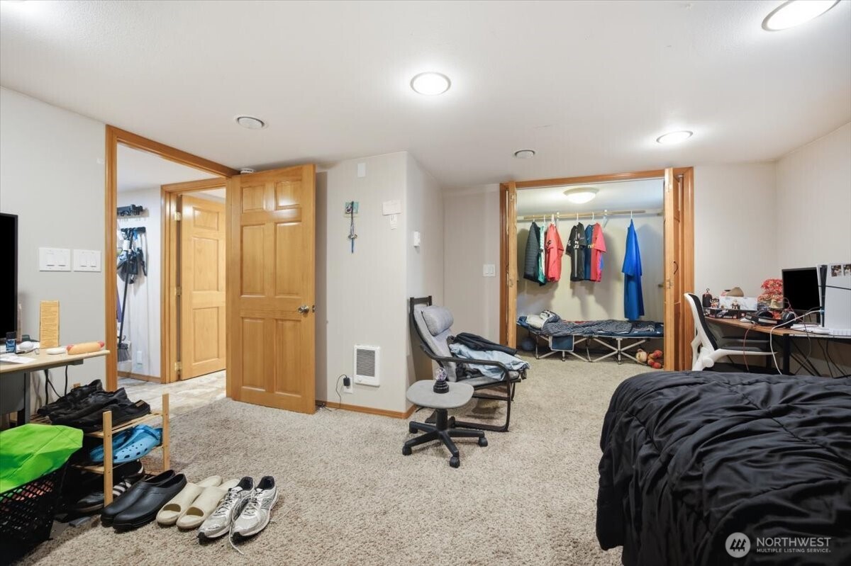 2421 Plaza Way Property Photo 20