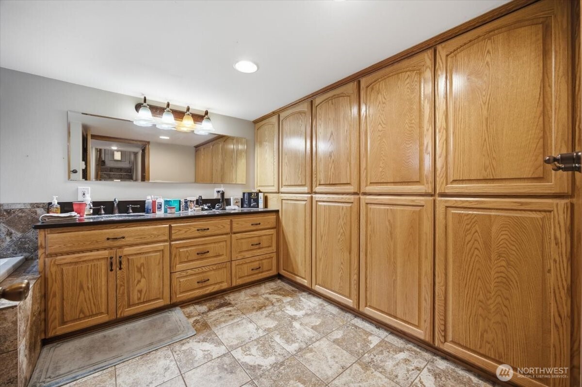 2421 Plaza Way Property Photo 21