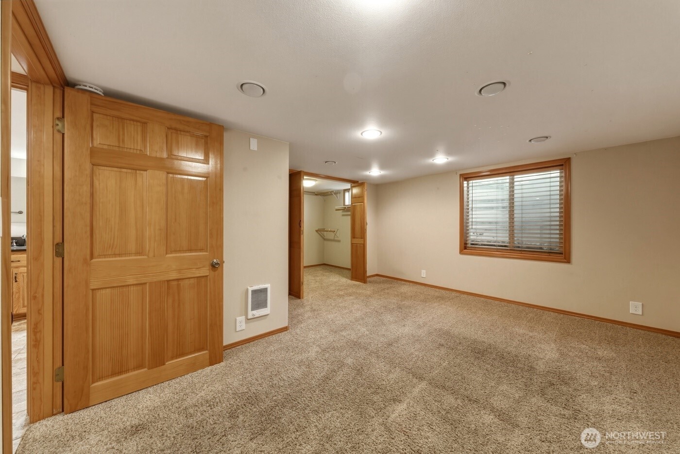 2421 Plaza Way Property Photo 22