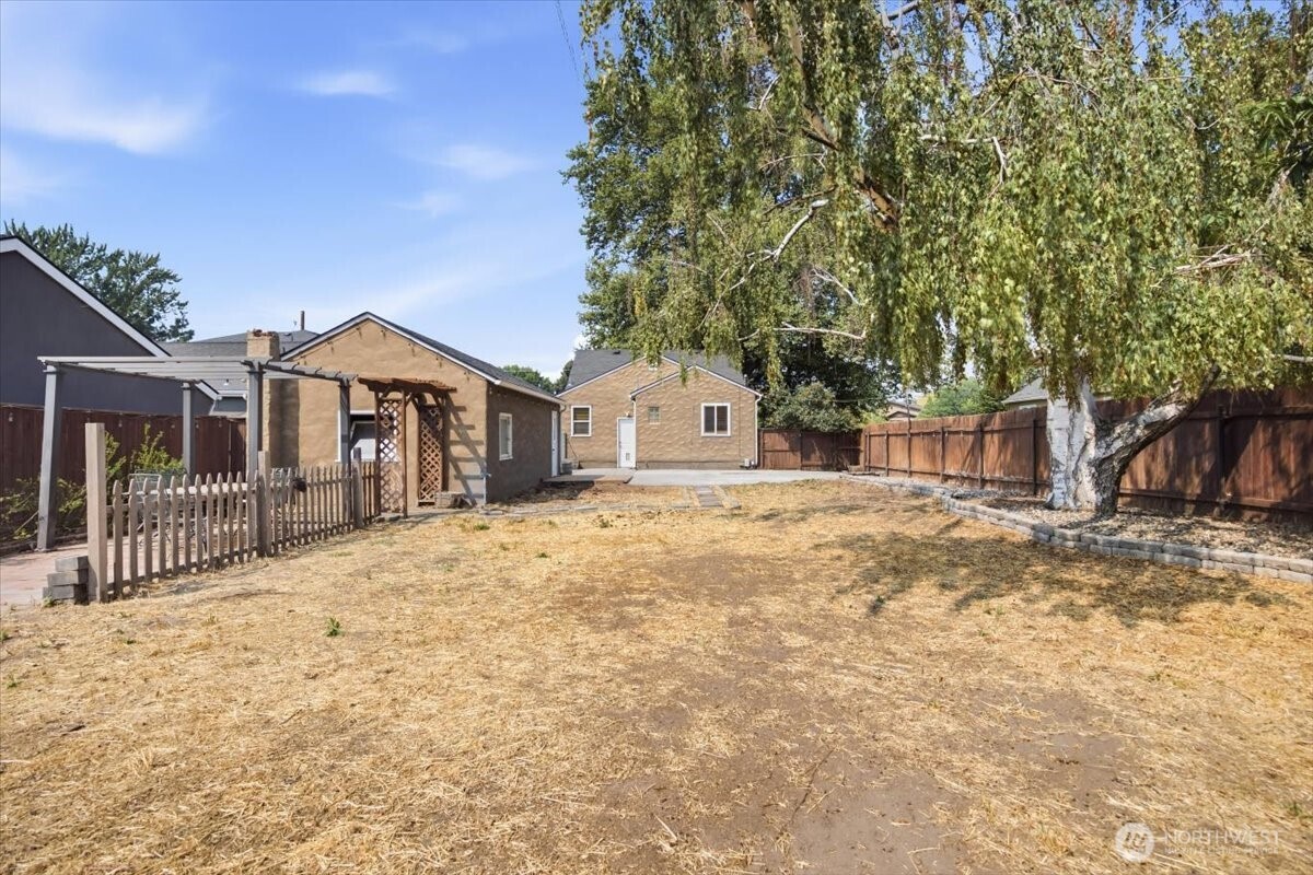 2421 Plaza Way Property Photo 25