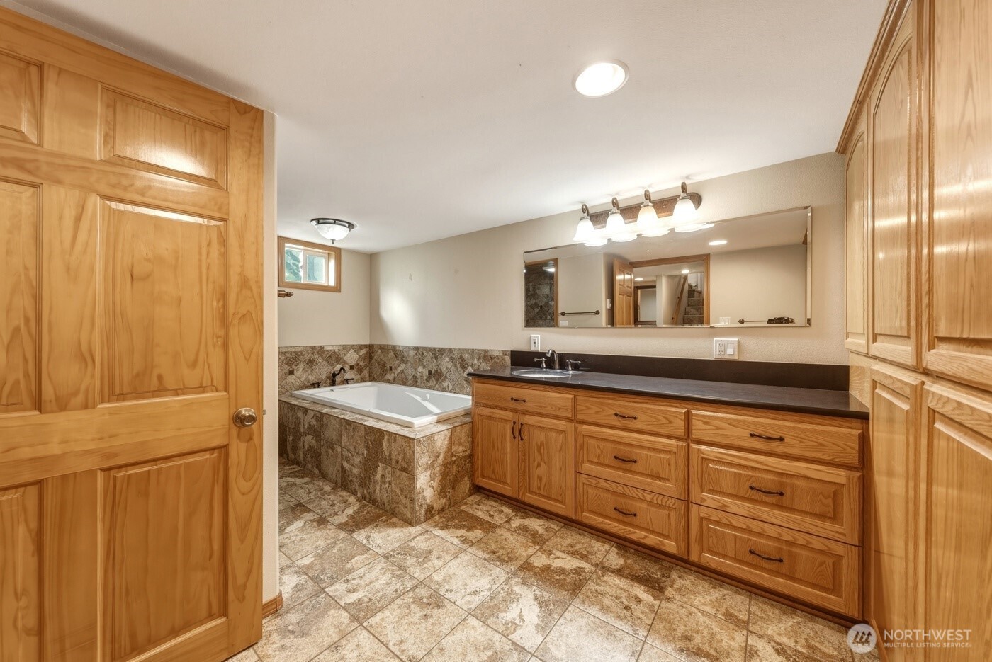 2421 Plaza Way Property Photo 25