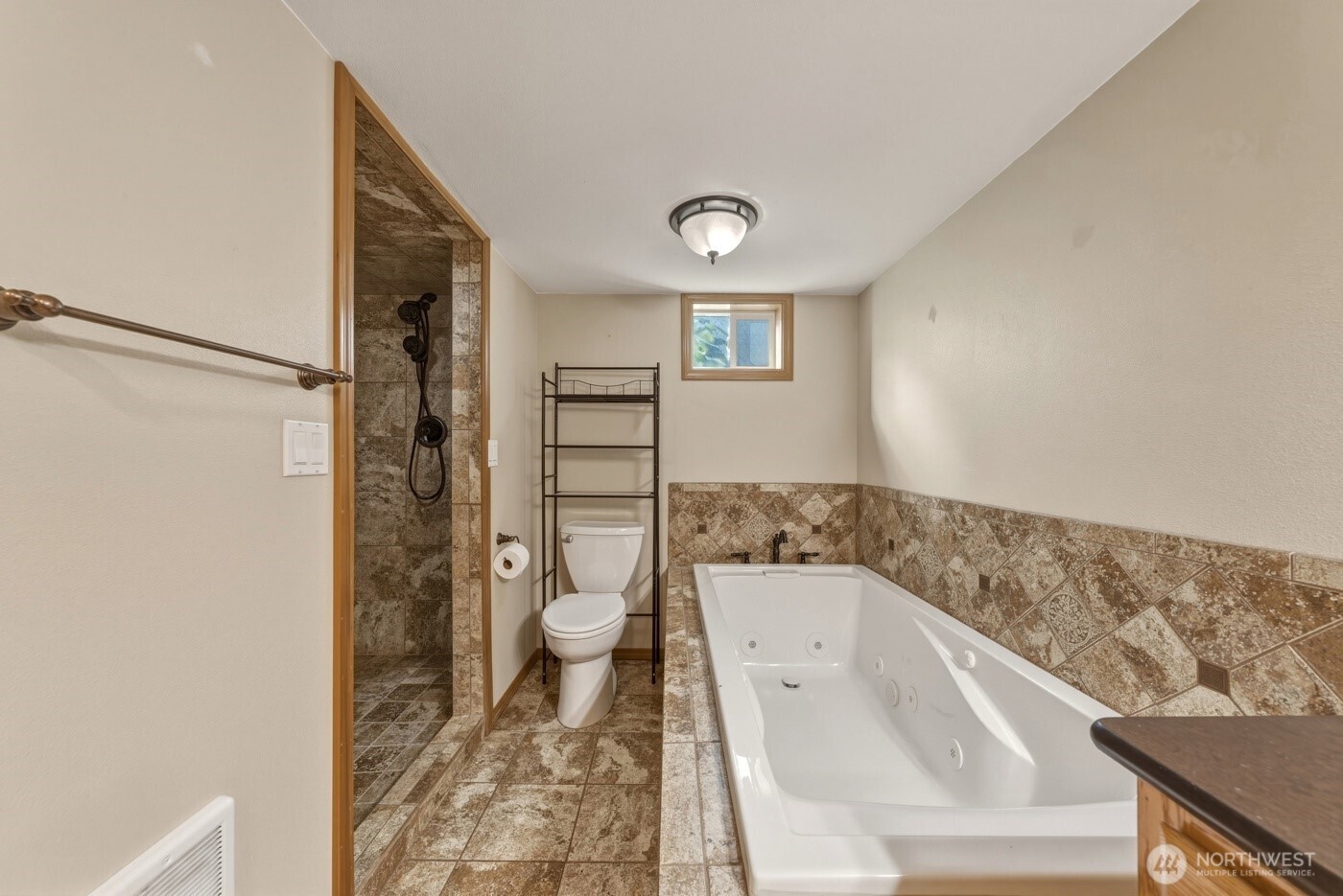 2421 Plaza Way Property Photo 26