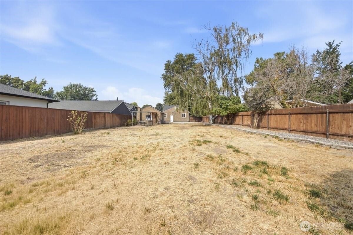 2421 Plaza Way Property Photo 28