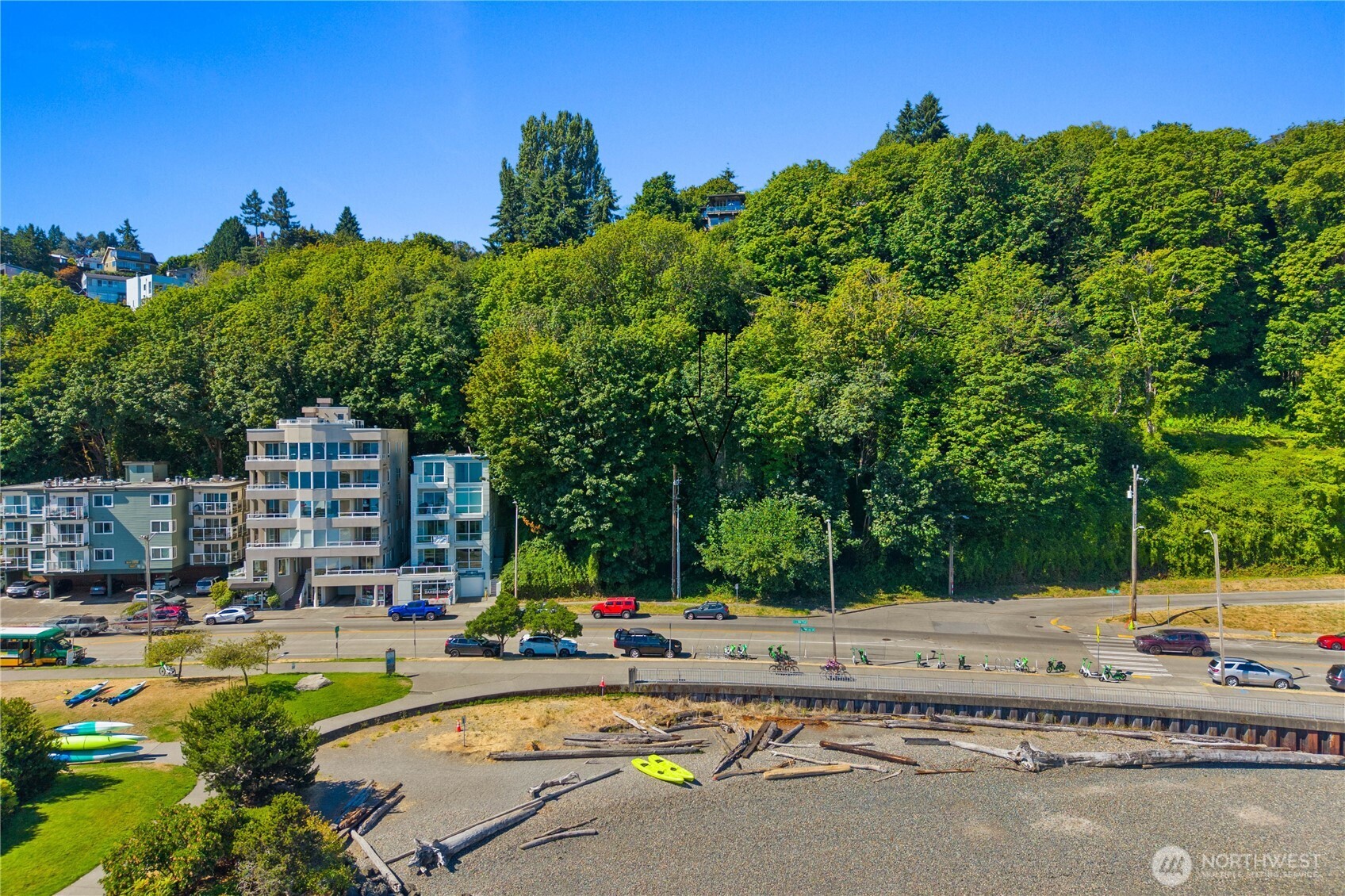 1601 Harbor Avenue Property Photo 3