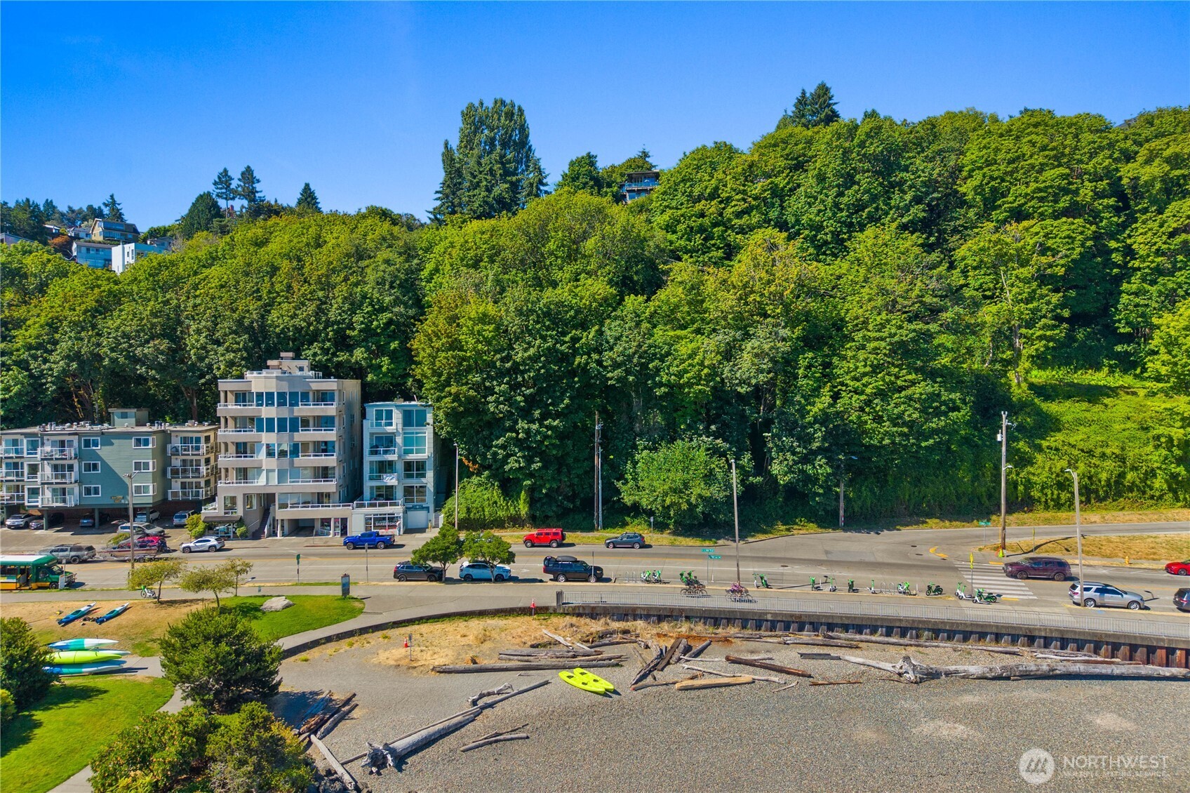 1601 Harbor Avenue Property Photo 4