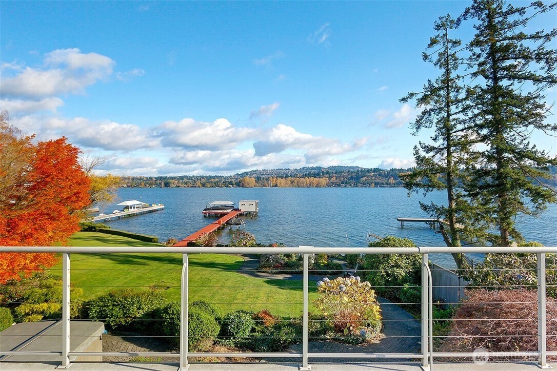 4456 Ferncroft Road Property Photo 2