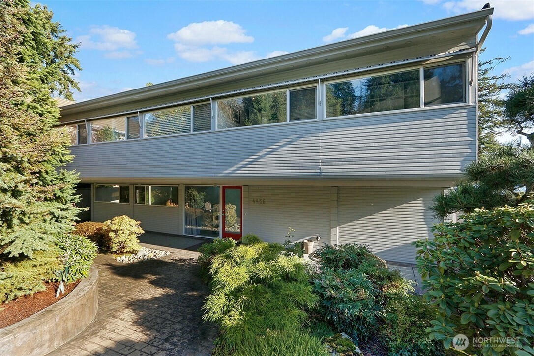4456 Ferncroft Road Property Photo 4