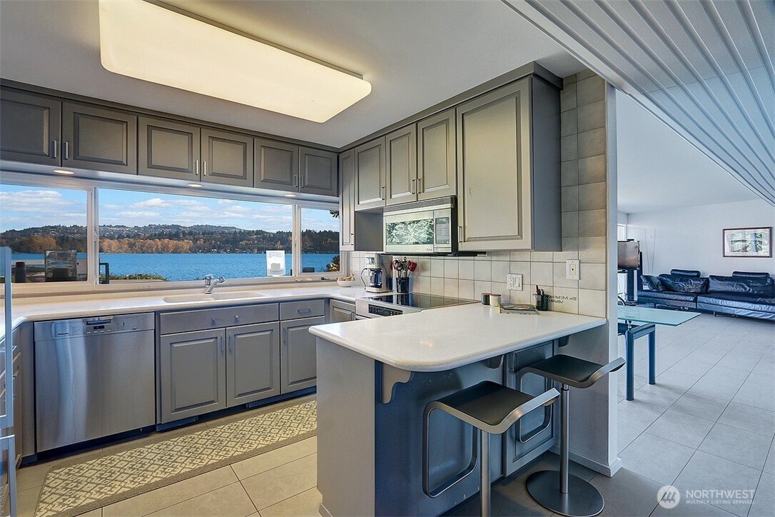 4456 Ferncroft Road Property Photo 7