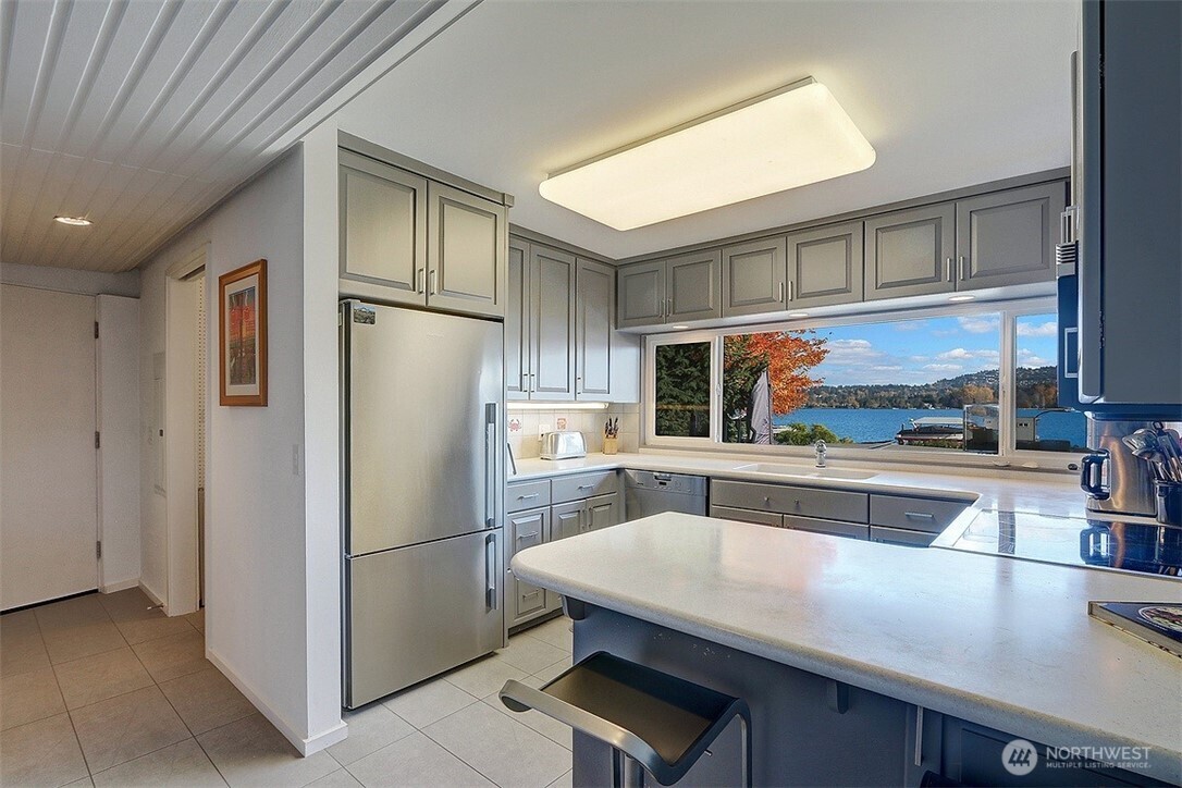 4456 Ferncroft Road Property Photo 8