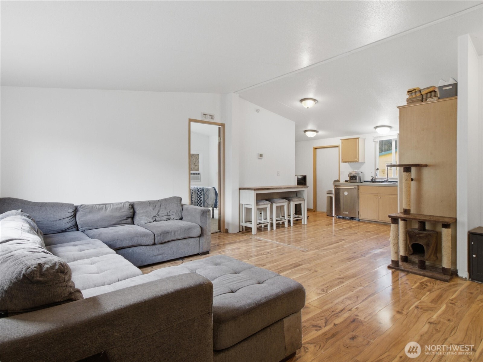 5302 255th Street Property Photo 4