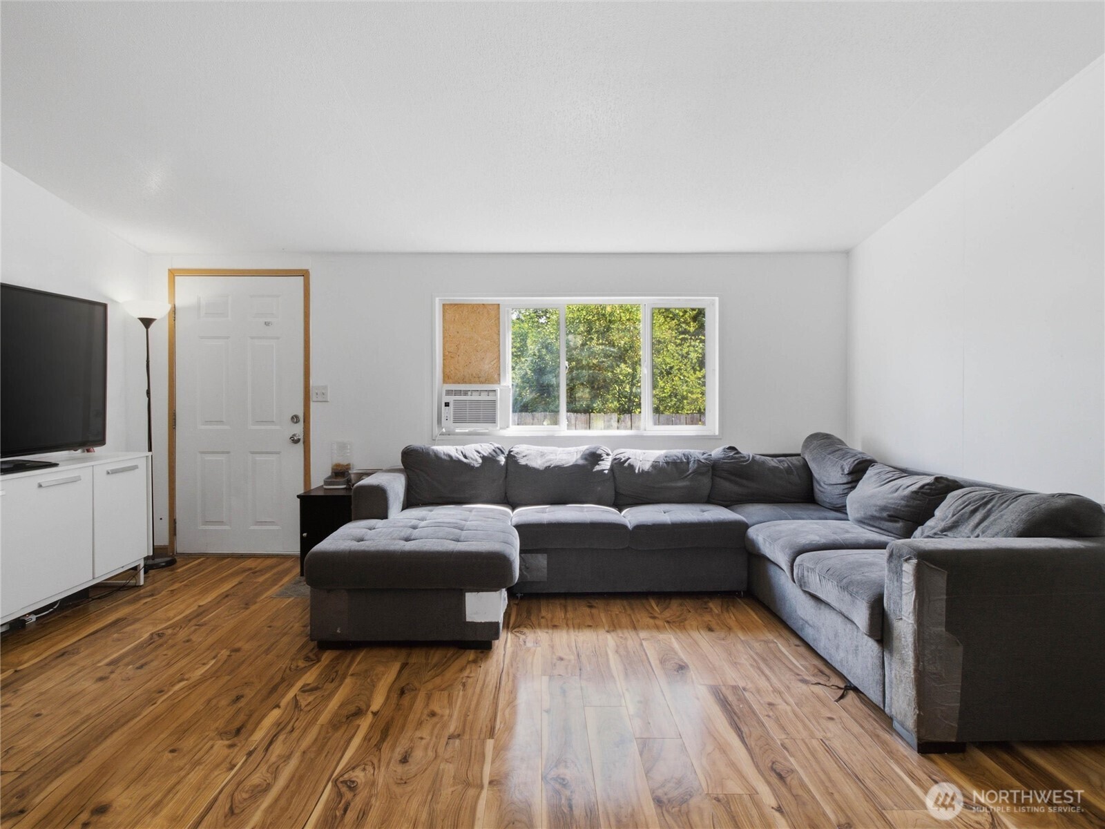 5302 255th Street Property Photo 6