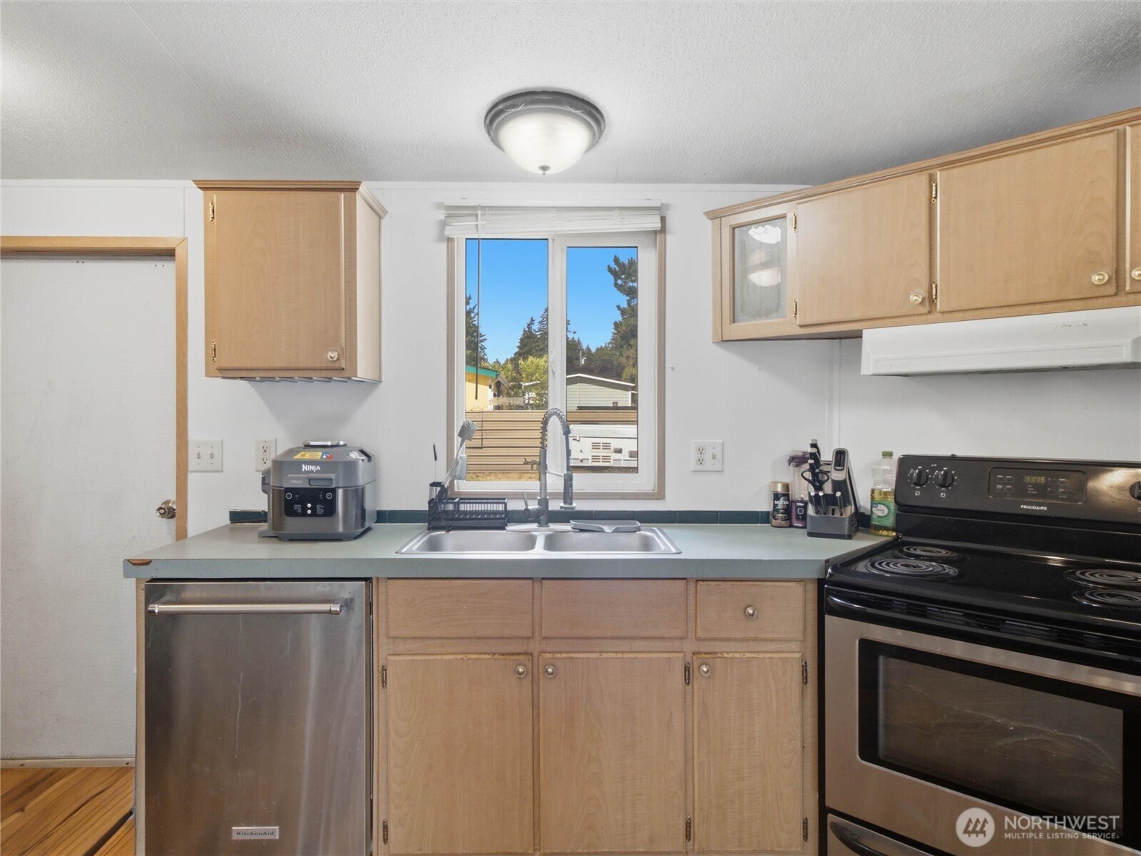 5302 255th Street Property Photo 10