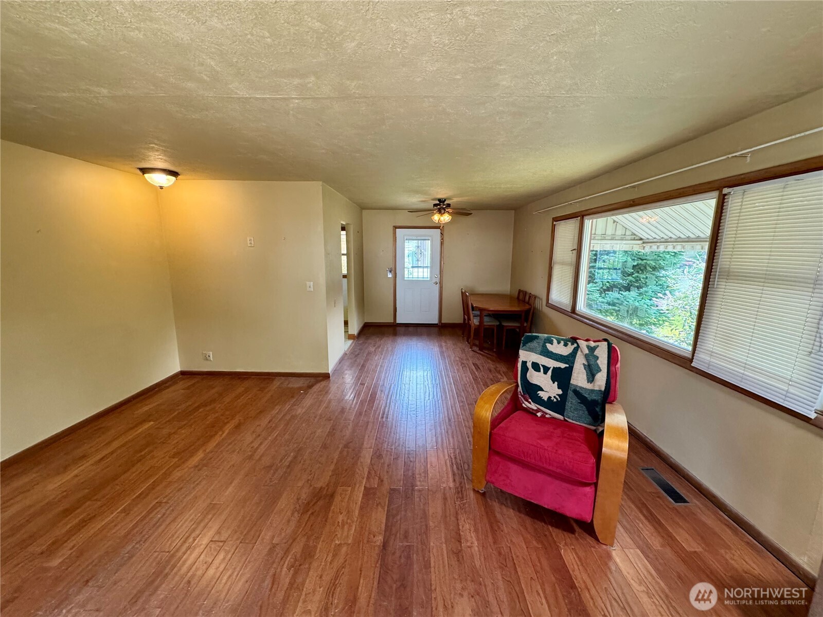 309 E Seventh Street Property Photo 7