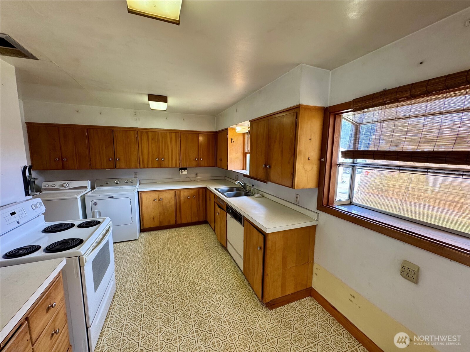 309 E Seventh Street Property Photo 8